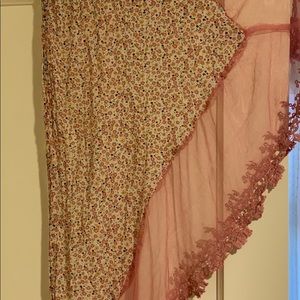 Pink scarf with lace trim and mesh